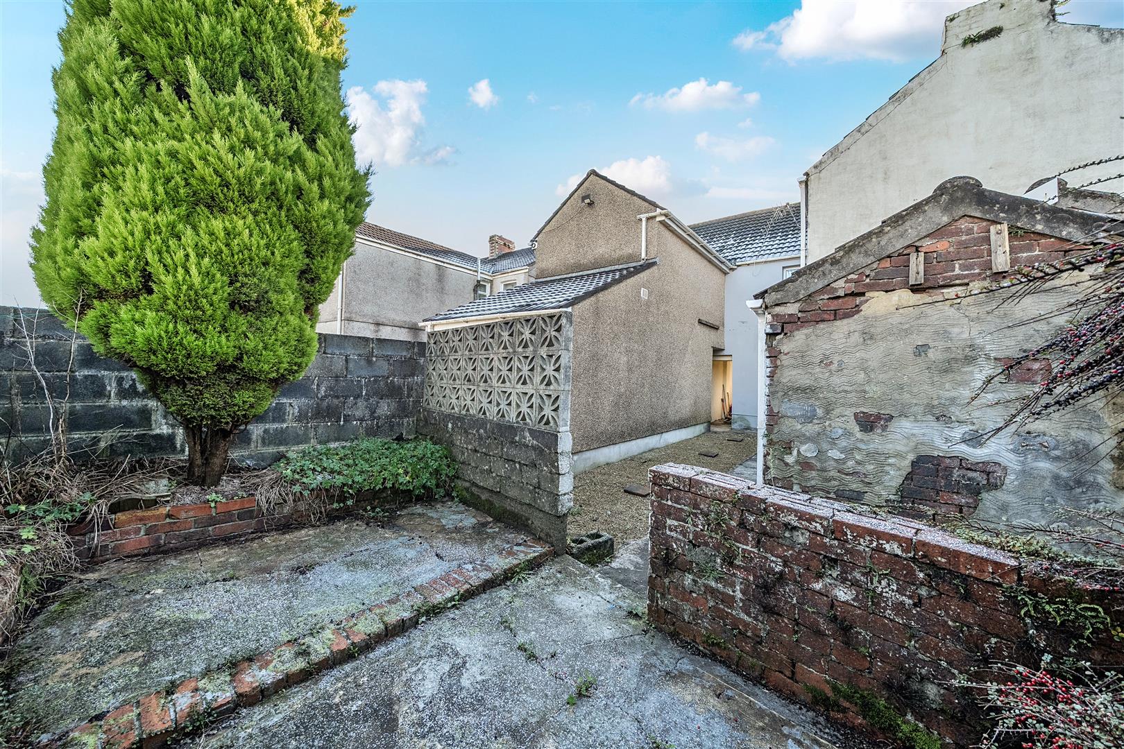 Carmarthen Road, Gendros, Swansea, SA5 8JH